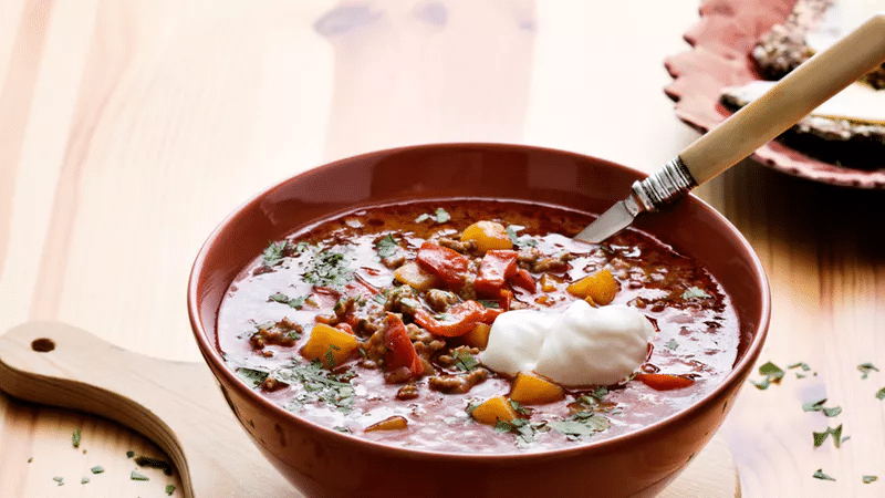 You are currently viewing Low-carb Goulash soup
