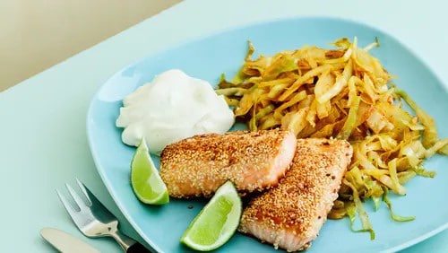 You are currently viewing Keto sesame salmon with Thai curry cabbage