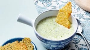 Read more about the article Creamy low carb broccoli soup