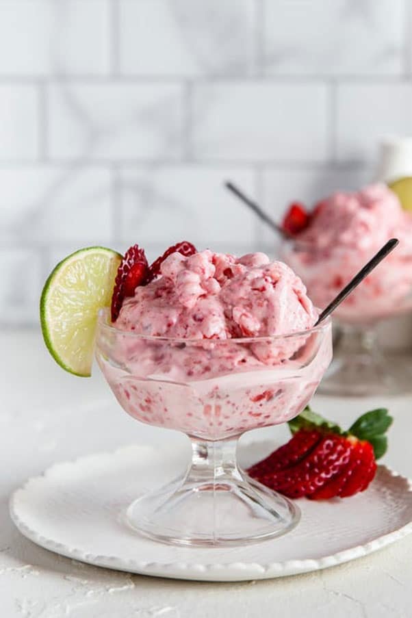 Read more about the article Quick low-carb frozen yogurt