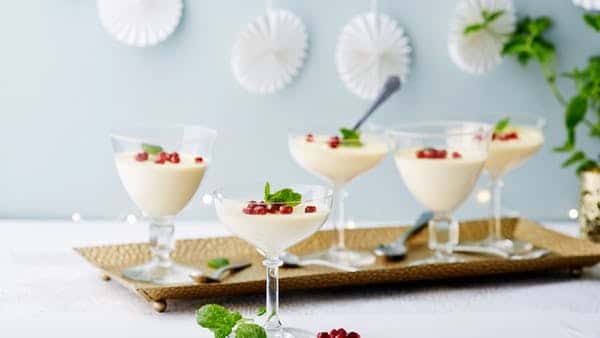 You are currently viewing Keto vanilla panna cotta