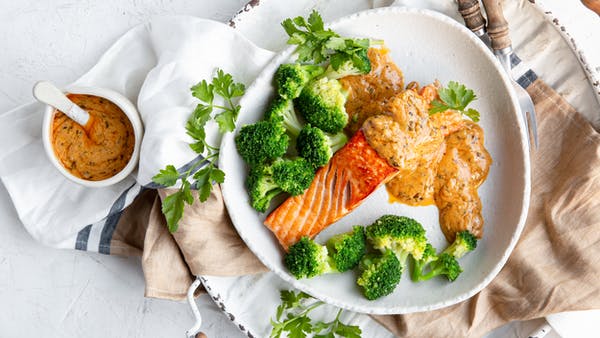 You are currently viewing Keto salmon with cowboy sauce