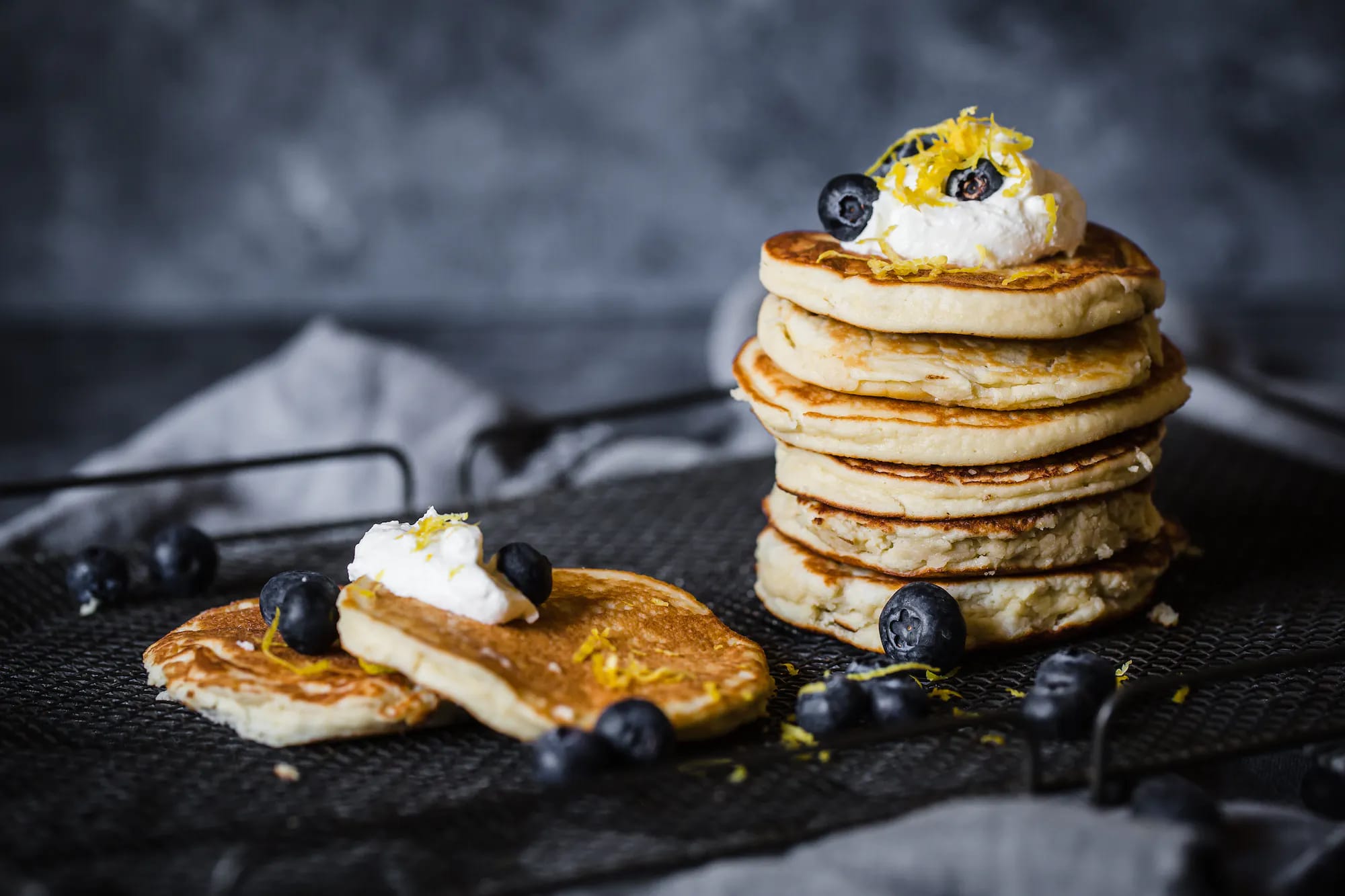 You are currently viewing Low carb ricotta and lemon pancakes