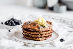 Read more about the article Low carb banana blueberry pancake